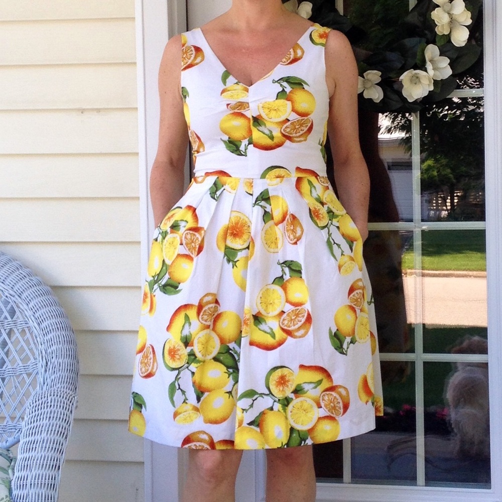BANANA REPUBLIC LEMON SWEET SUMMER DRESS SIZE 4
